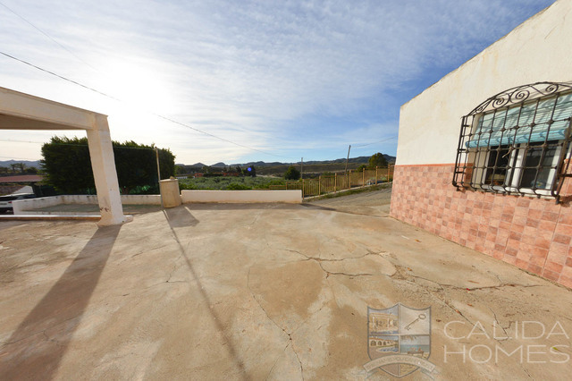 Casa Palaces : Semi-Detached Property for Sale in Zurgena, Almería