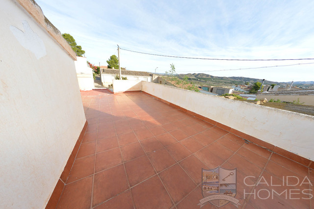 Casa Palaces : Semi-Detached Property for Sale in Zurgena, Almería
