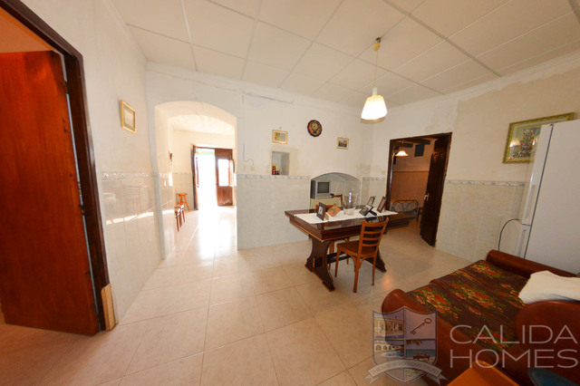 Casa Palaces : Semi-Detached Property for Sale in Zurgena, Almería