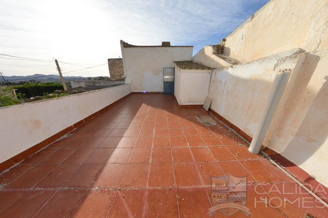 Casa Palaces : Semi-Detached Property for Sale in Zurgena, Almería