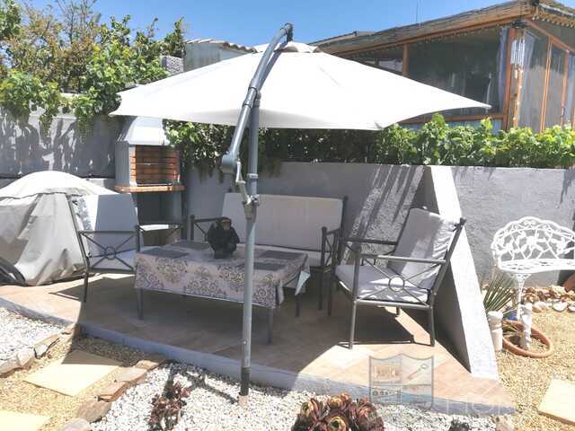 Chalet Piedra: Detached Character House for Sale in Oria, Almería