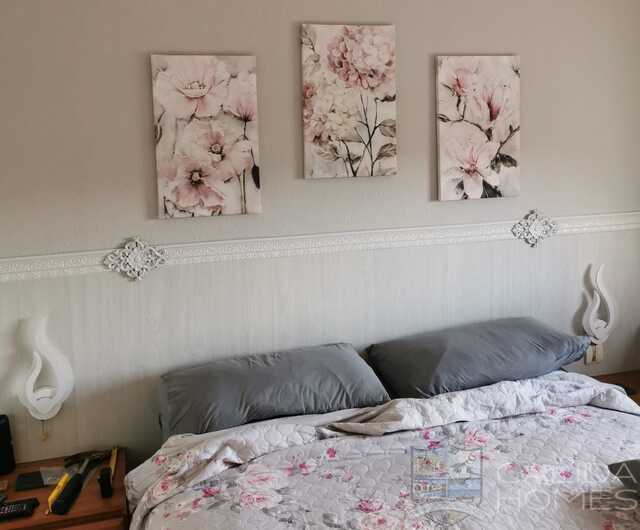 Chalet Piedra: Detached Character House for Sale in Oria, Almería