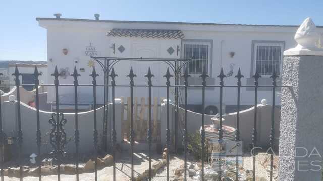 Chalet Piedra: Detached Character House for Sale in Oria, Almería