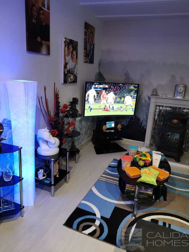 Chalet Piedra: Detached Character House for Sale in Oria, Almería