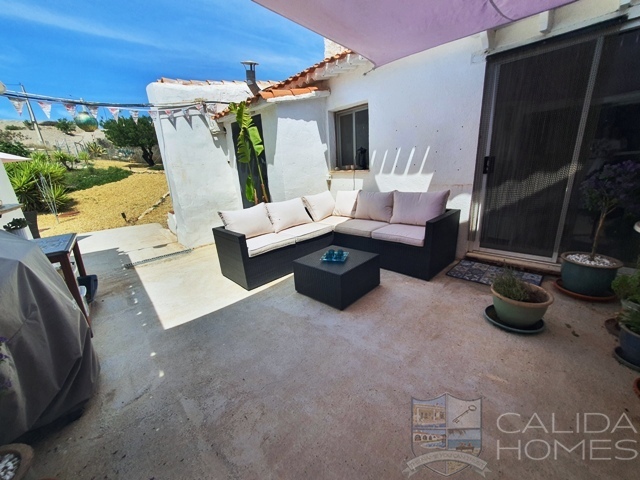 Casa Pocicas: Detached Character House for Sale in albox, Almería