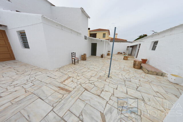 Casa Pueblo : Detached Character House for Sale in La Alfoquia, Almería