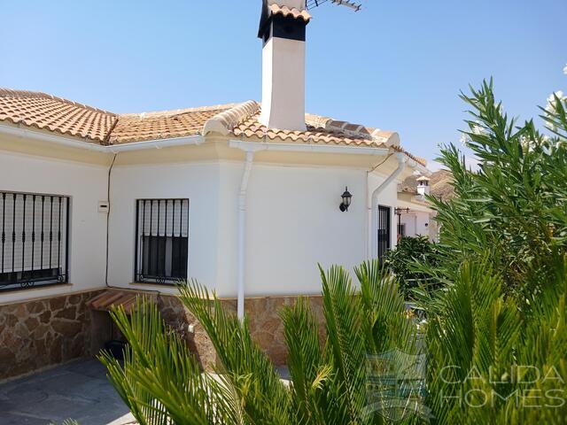 Casa Roberto : Resale Villa for Sale in Arboleas, Almería