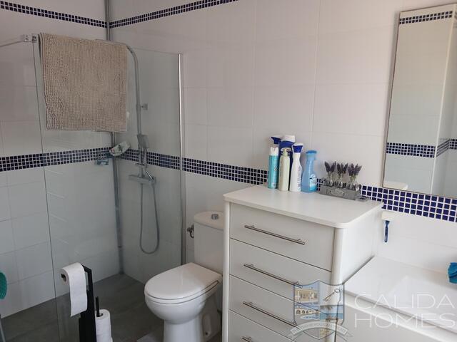 Casa Roberto : Resale Villa for Sale in Arboleas, Almería