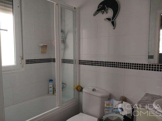 Casa Roberto : Resale Villa for Sale in Arboleas, Almería