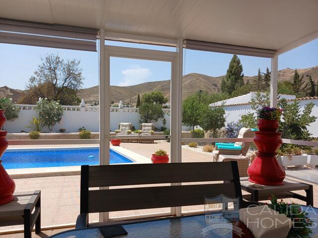 Casa Roberto : Resale Villa for Sale in Arboleas, Almería