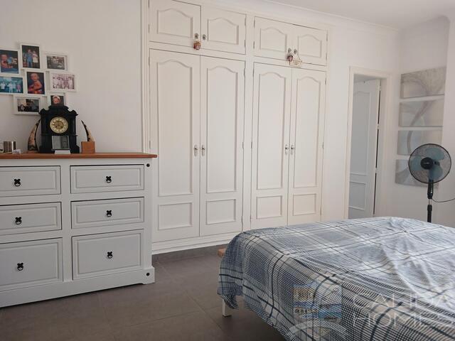 Casa Roberto : Resale Villa for Sale in Arboleas, Almería