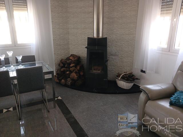 Casa Roberto : Resale Villa for Sale in Arboleas, Almería