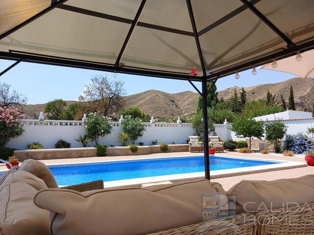 Casa Roberto : Resale Villa for Sale in Arboleas, Almería