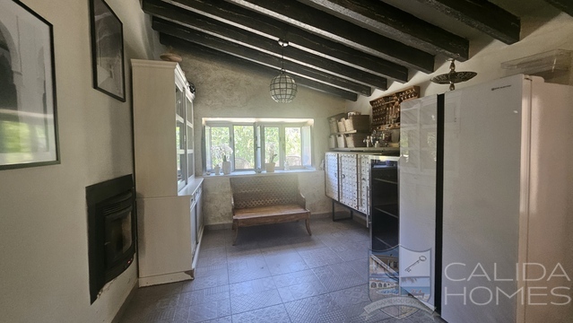 Casa Romance: Terraced Country House for Sale in Cantoria, Almería
