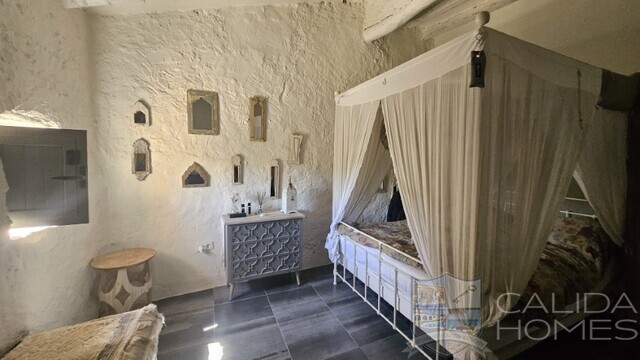 Casa Romance: Terraced Country House for Sale in Cantoria, Almería