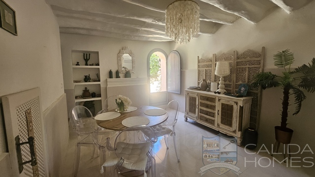 Casa Romance: Terraced Country House for Sale in Cantoria, Almería