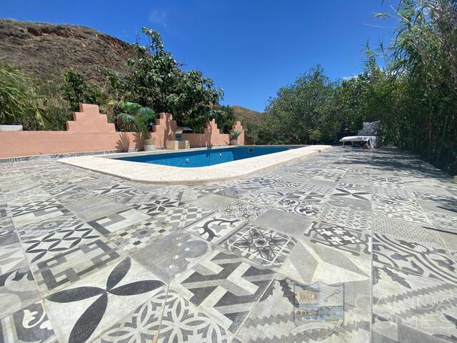 Casa Romance: Terraced Country House for Sale in Cantoria, Almería