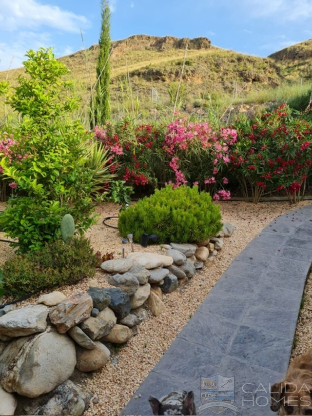 Casa Romance: Terraced Country House for Sale in Cantoria, Almería