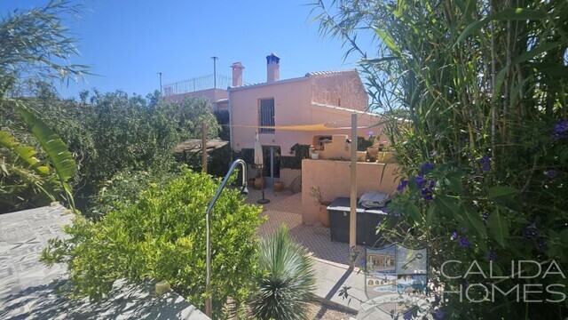 Casa Romance: Terraced Country House for Sale in Cantoria, Almería