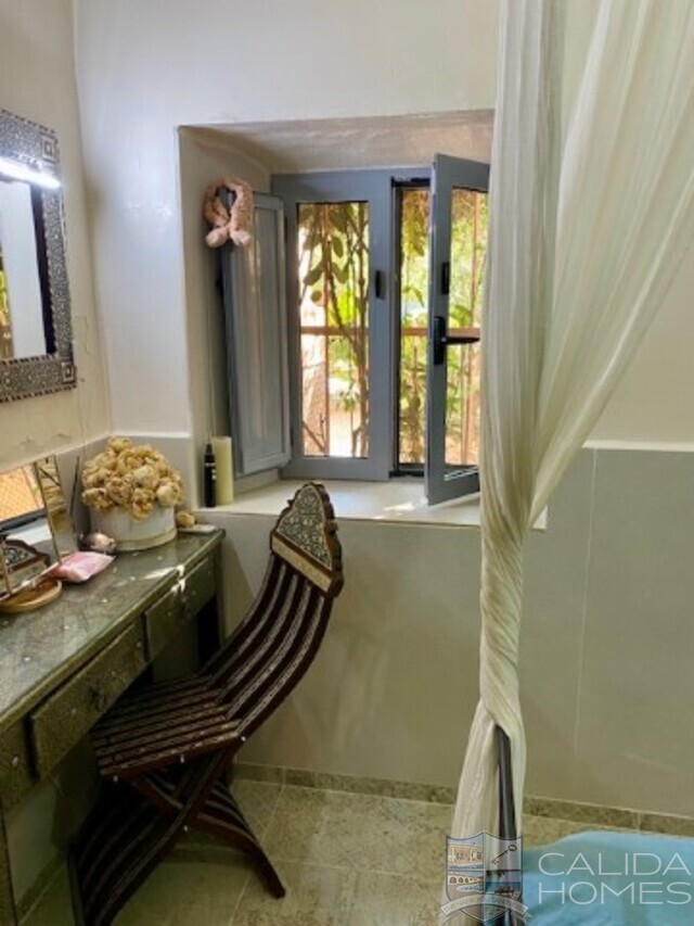 Casa Romance: Terraced Country House for Sale in Cantoria, Almería