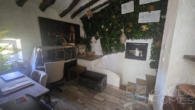 Casa Romance: Terraced Country House for Sale in Cantoria, Almería