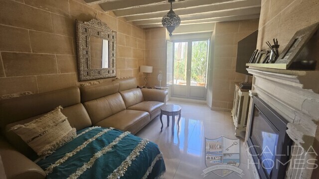Casa Romance: Terraced Country House for Sale in Cantoria, Almería