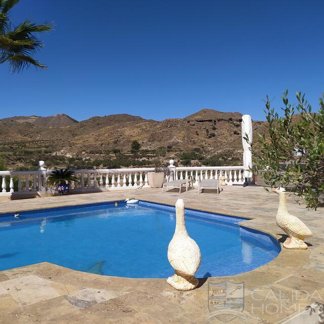 Casa Romantica: Resale Villa for Sale in Partaloa, Almería