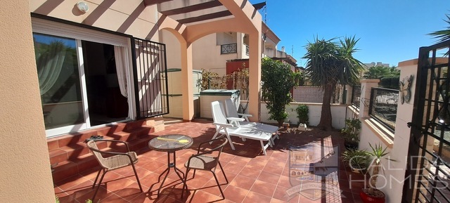 casa romero: Duplex for Sale in La Alfoquia, Almería