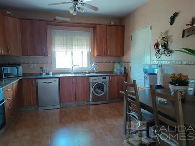 Casa Seeka: Resale Villa in Arboleas, Almería