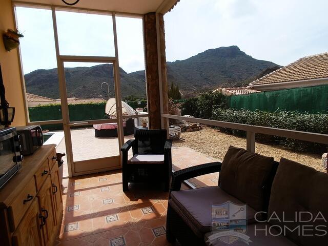 Casa Seeka: Resale Villa for Sale in Arboleas, Almería