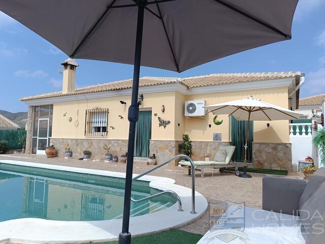 Casa Seeka: Resale Villa for Sale in Arboleas, Almería