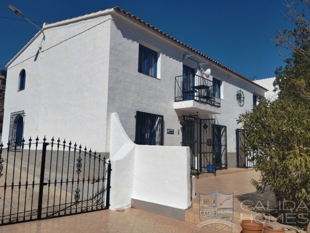 Casa Sunlight : Vrijstaande Huis met Karakter te Koop in Cantoria, Almería