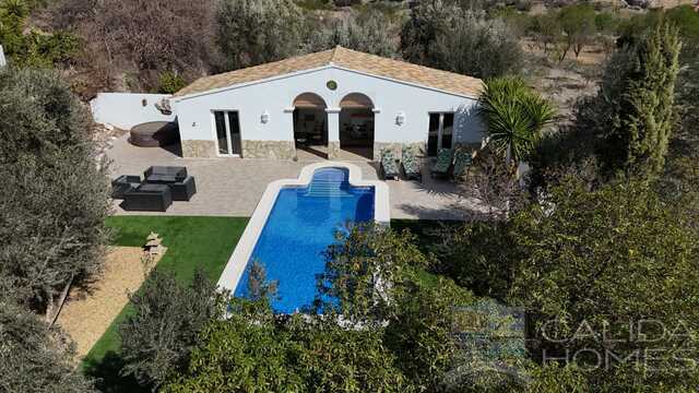 Casa Sunlight : Detached Character House for Sale in Cantoria, Almería