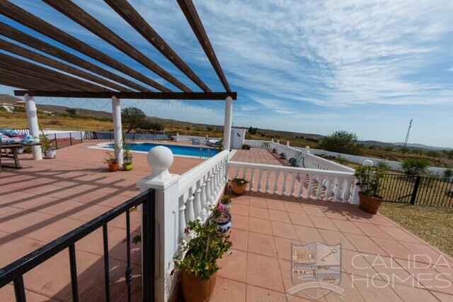 CASA TABERNO: Resale Villa for Sale in Taberno, Almería