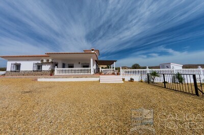 CASA TABERNO: Resale Villa in Taberno, Almería