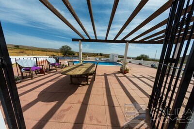 CASA TABERNO: Resale Villa in Taberno, Almería