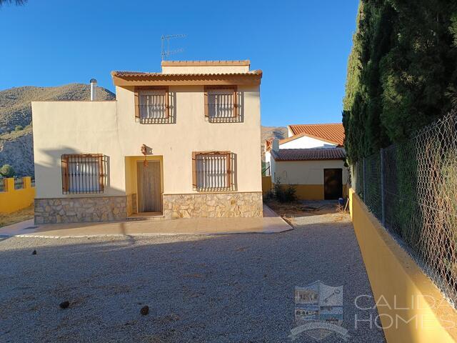 Casa Torres : Vrijstaande Huis met Karakter te Koop in Arboleas, Almería