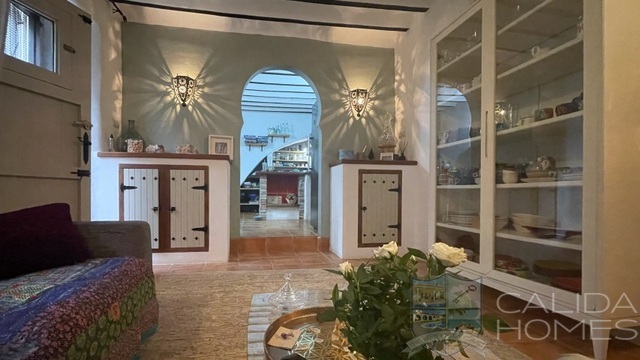 Casa Valley: Detached Character House for Sale in Cantoria, Almería