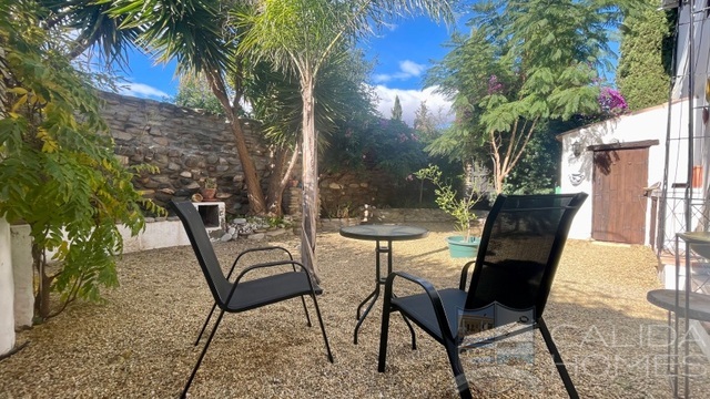 Casa Valley: Detached Character House for Sale in Cantoria, Almería