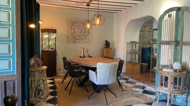 Casa Valley: Detached Character House for Sale in Cantoria, Almería