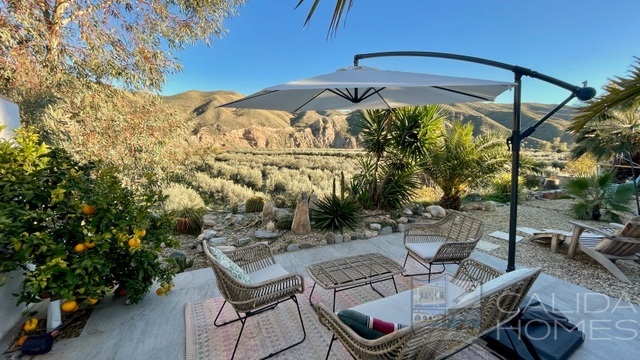 Casa Valley: Detached Character House for Sale in Cantoria, Almería