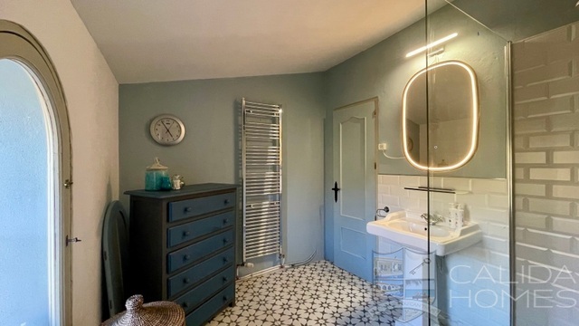 Casa Valley: Detached Character House for Sale in Cantoria, Almería