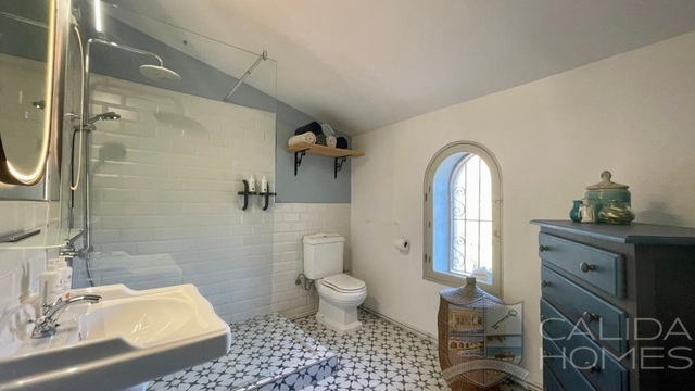 Casa Valley: Detached Character House for Sale in Cantoria, Almería