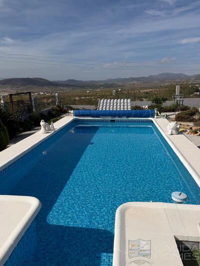 chalet bonita : Resale Villa in Oria, Almería