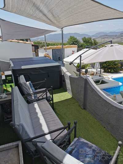 chalet bonita : Resale Villa in Oria, Almería