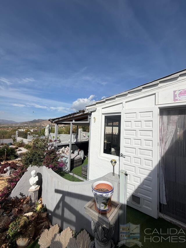 chalet bonita : Herverkoop Villa te Koop in Oria, Almería