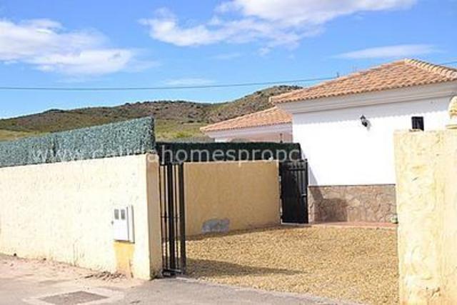 cla 4299: Resale Villa for Sale in Zurgena, Almería