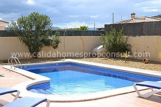 cla 4299: Resale Villa for Sale in Zurgena, Almería