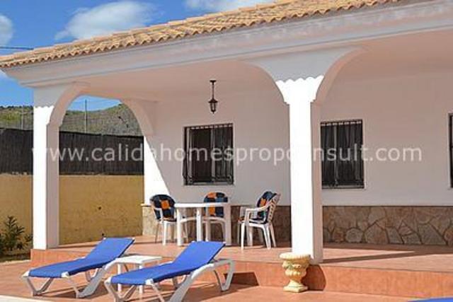 cla 4299: Resale Villa for Sale in Zurgena, Almería