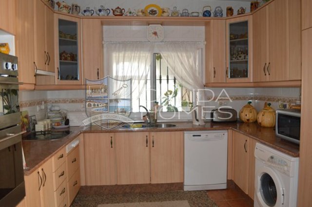 Cla 6760: Resale Villa for Sale in Arboleas, Almería
